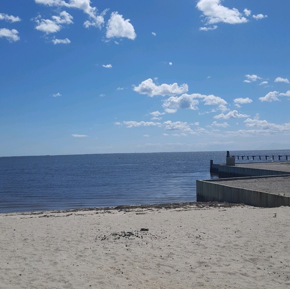 Meet your Posher, Eileen - Picture 1 of 1